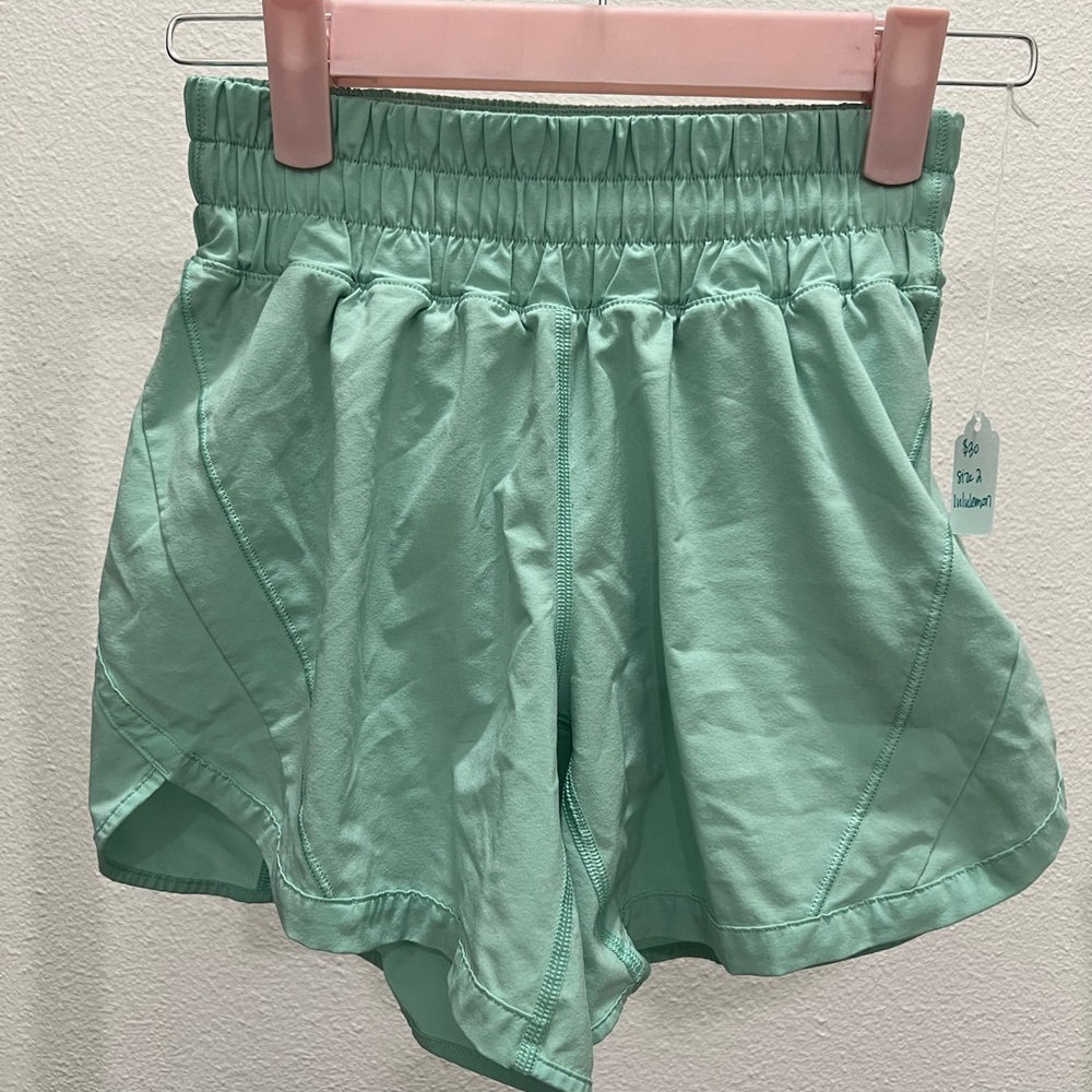 Lululemon hotty hot size 2 shorts